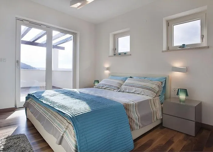 Villa Royal Blue Trget