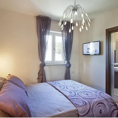 Royal Blue Vila *
