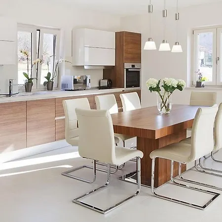 Royal Blue Villa Trget