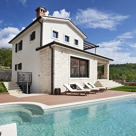 Royal Blue Vila *